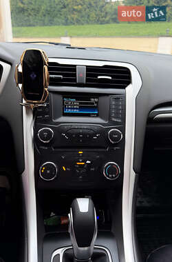 Седан Ford Fusion 2014 в 