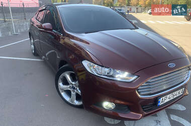 Седан Ford Fusion 2015 в Вишневом