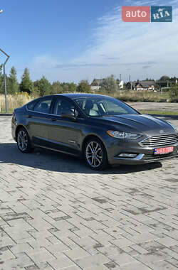 Седан Ford Fusion 2017 в 