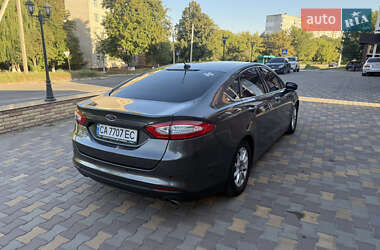 Седан Ford Fusion 2016 в 