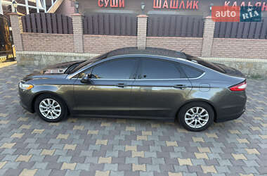 Седан Ford Fusion 2016 в 