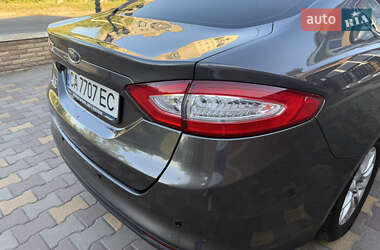 Седан Ford Fusion 2016 в 