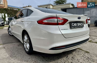 Седан Ford Fusion 2015 в 