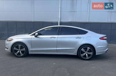 Седан Ford Fusion 2015 в 