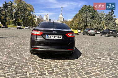 Седан Ford Fusion 2013 в 