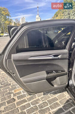 Седан Ford Fusion 2013 в 