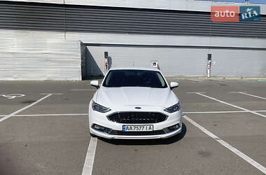 Седан Ford Fusion 2017 в 
