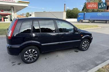 Хэтчбек Ford Fusion 2006 в 