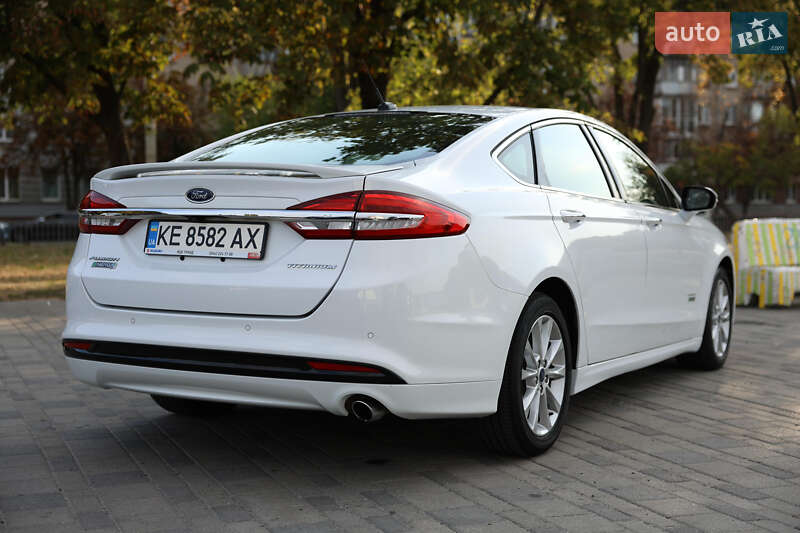 Седан Ford Fusion 2016 в Дніпрі