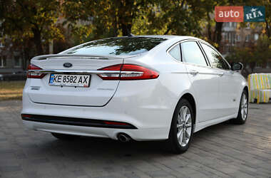 Седан Ford Fusion 2016 в 
