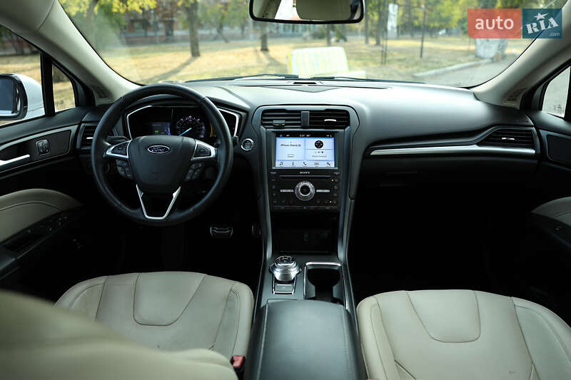 Седан Ford Fusion 2016 в Дніпрі