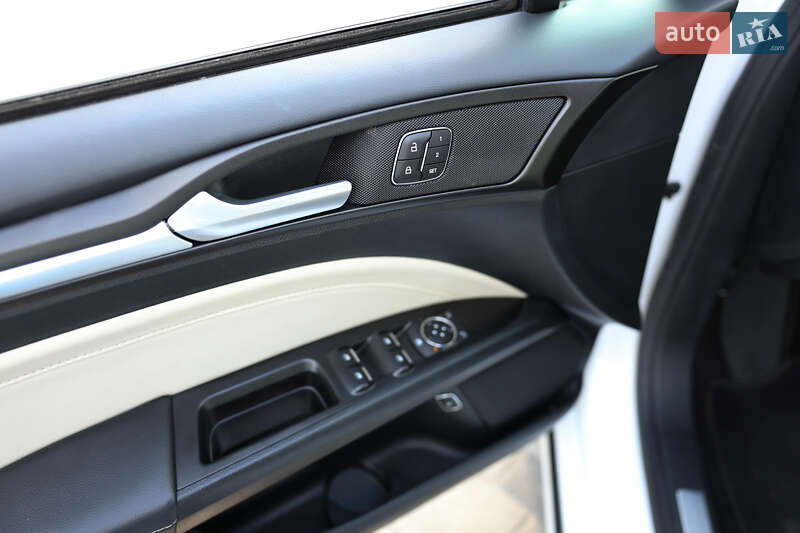 Седан Ford Fusion 2016 в Дніпрі