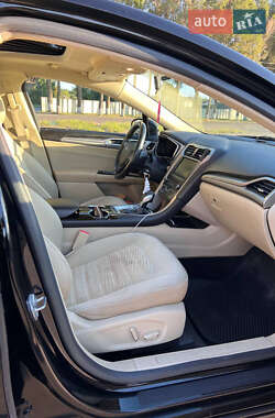 Седан Ford Fusion 2015 в 