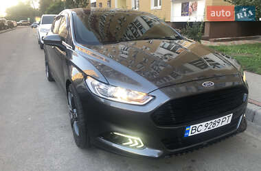 Седан Ford Fusion 2016 в 