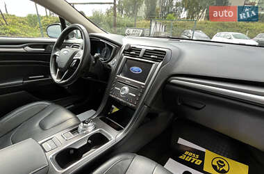 Седан Ford Fusion 2017 в 