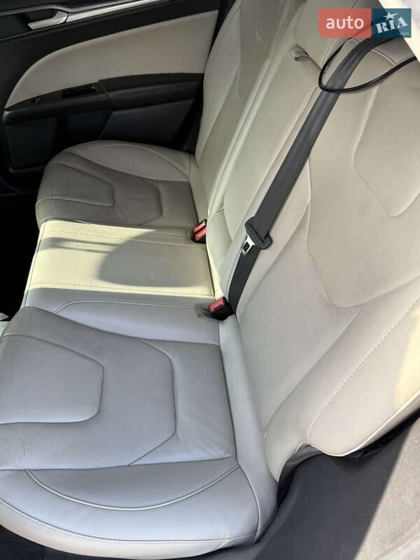Седан Ford Fusion 2014 в Сумах