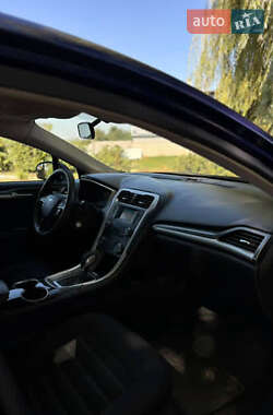 Седан Ford Fusion 2015 в 