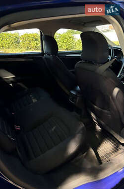 Седан Ford Fusion 2015 в 