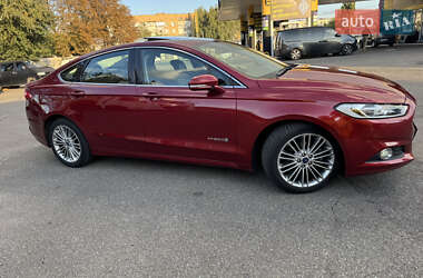 Седан Ford Fusion 2013 в 