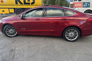 Седан Ford Fusion 2013 в 