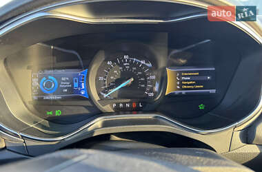 Седан Ford Fusion 2013 в 