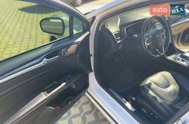 Седан Ford Fusion 2019 в 