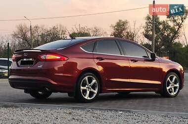 Седан Ford Fusion 2013 в 