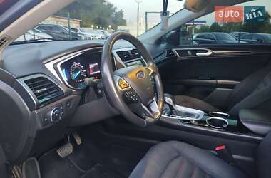 Седан Ford Fusion 2013 в 