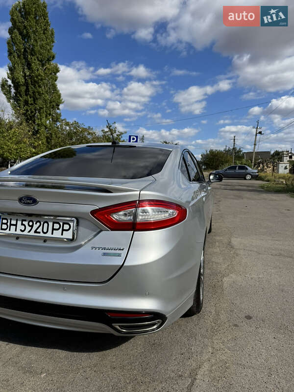 Седан Ford Fusion 2013 в Арцизові