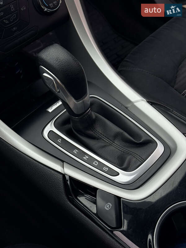 Седан Ford Fusion 2015 в Балті