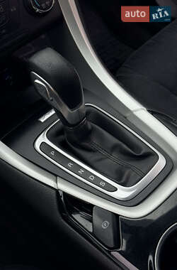 Седан Ford Fusion 2015 в 