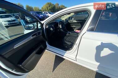 Седан Ford Fusion 2017 в 