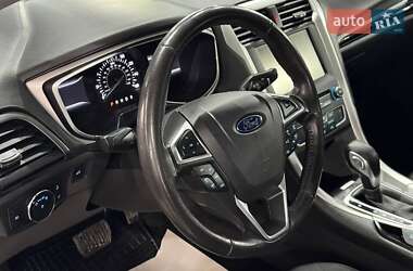 Седан Ford Fusion 2015 в 
