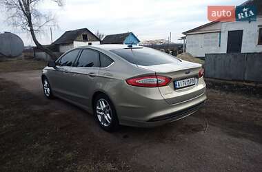 Седан Ford Fusion 2015 в 