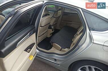 Седан Ford Fusion 2015 в 