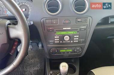 Хэтчбек Ford Fusion 2011 в 
