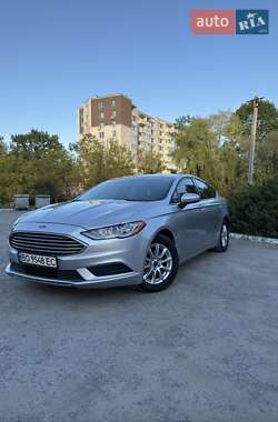 Седан Ford Fusion 2016 в 