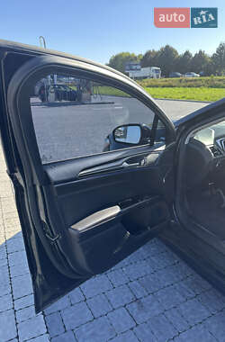 Седан Ford Fusion 2013 в 