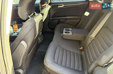 Седан Ford Fusion 2013 в 
