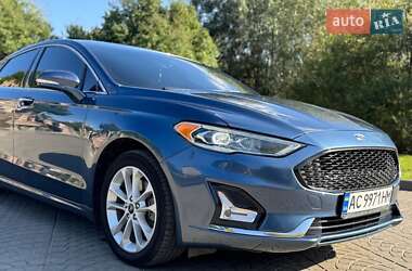Седан Ford Fusion 2018 в 