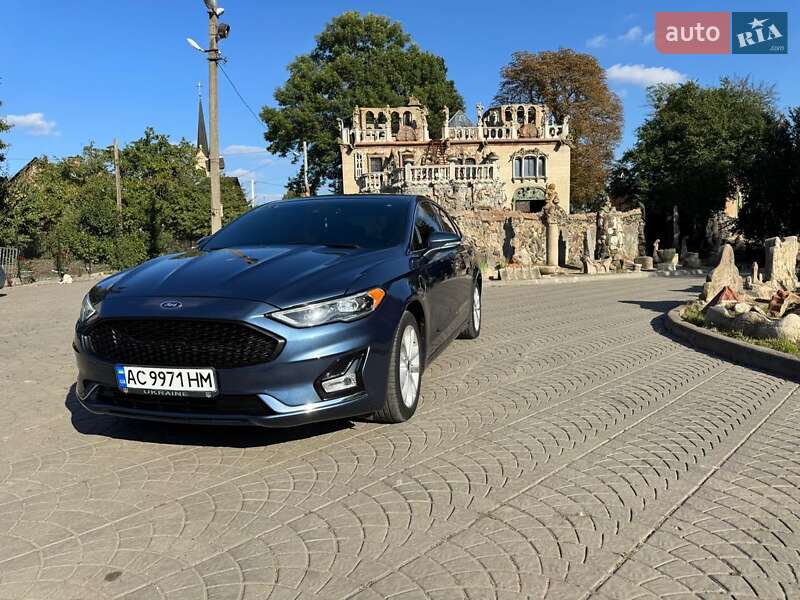Седан Ford Fusion 2018 в Луцке