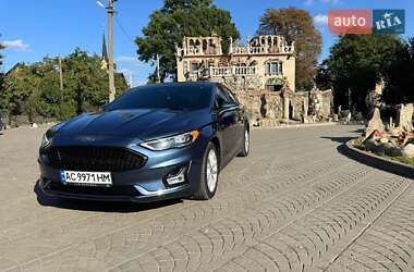 Седан Ford Fusion 2018 в 