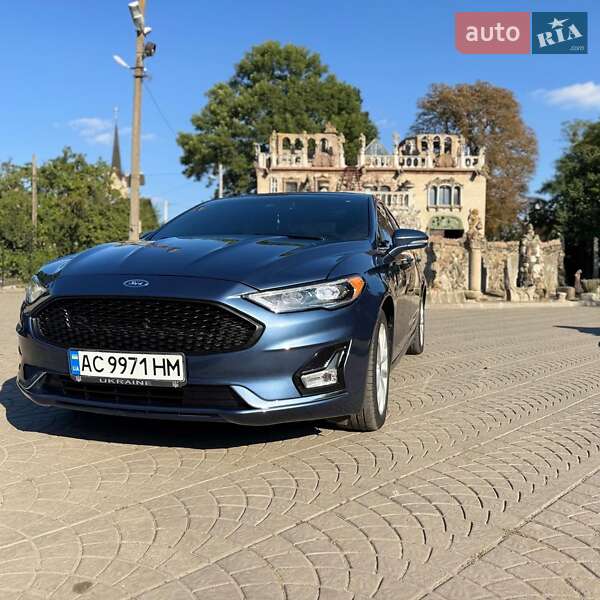 Седан Ford Fusion 2018 в Луцке