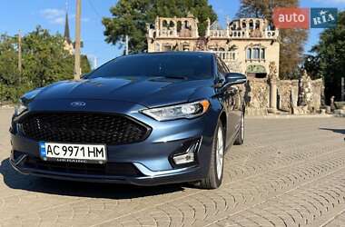 Седан Ford Fusion 2018 в 