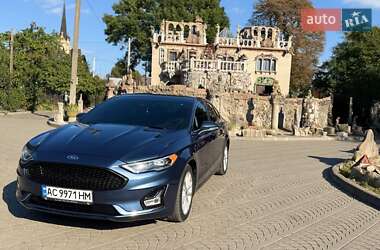 Седан Ford Fusion 2018 в 