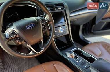 Седан Ford Fusion 2018 в 