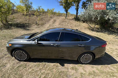 Седан Ford Fusion 2016 в 