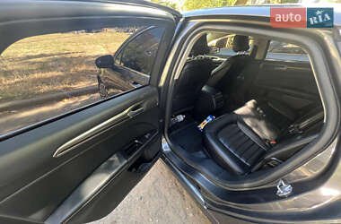 Седан Ford Fusion 2016 в 