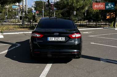 Седан Ford Fusion 2015 в 