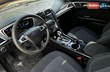 Седан Ford Fusion 2015 в 